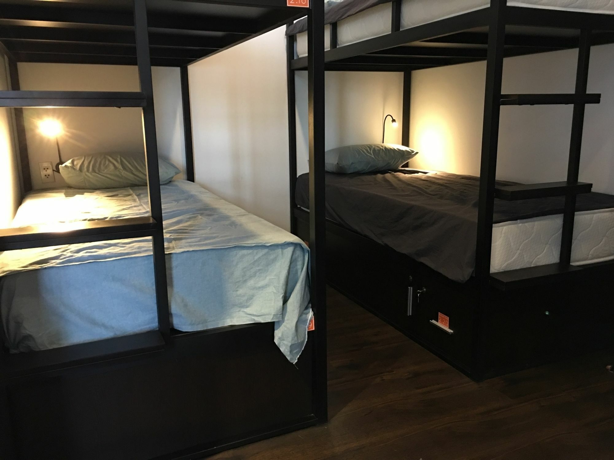 Penthouse Hostel & Spa Ho Chi Minh City Bagian luar foto