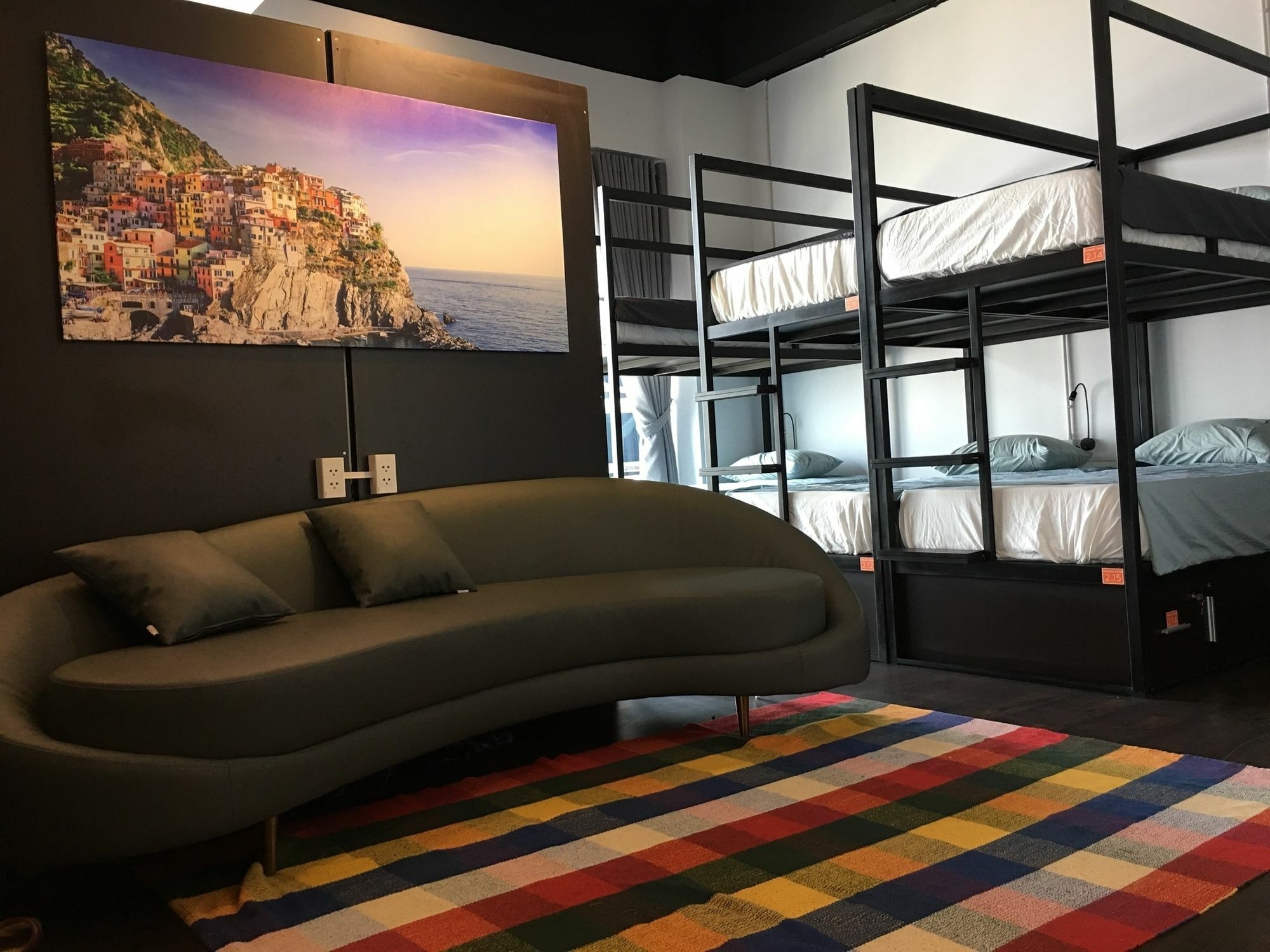 Penthouse Hostel & Spa Ho Chi Minh City Bagian luar foto
